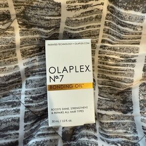 OLAPLEX No.7 Bonding Oil - White and Gold